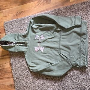 Men's under Armour loose fit rain defender hoodie